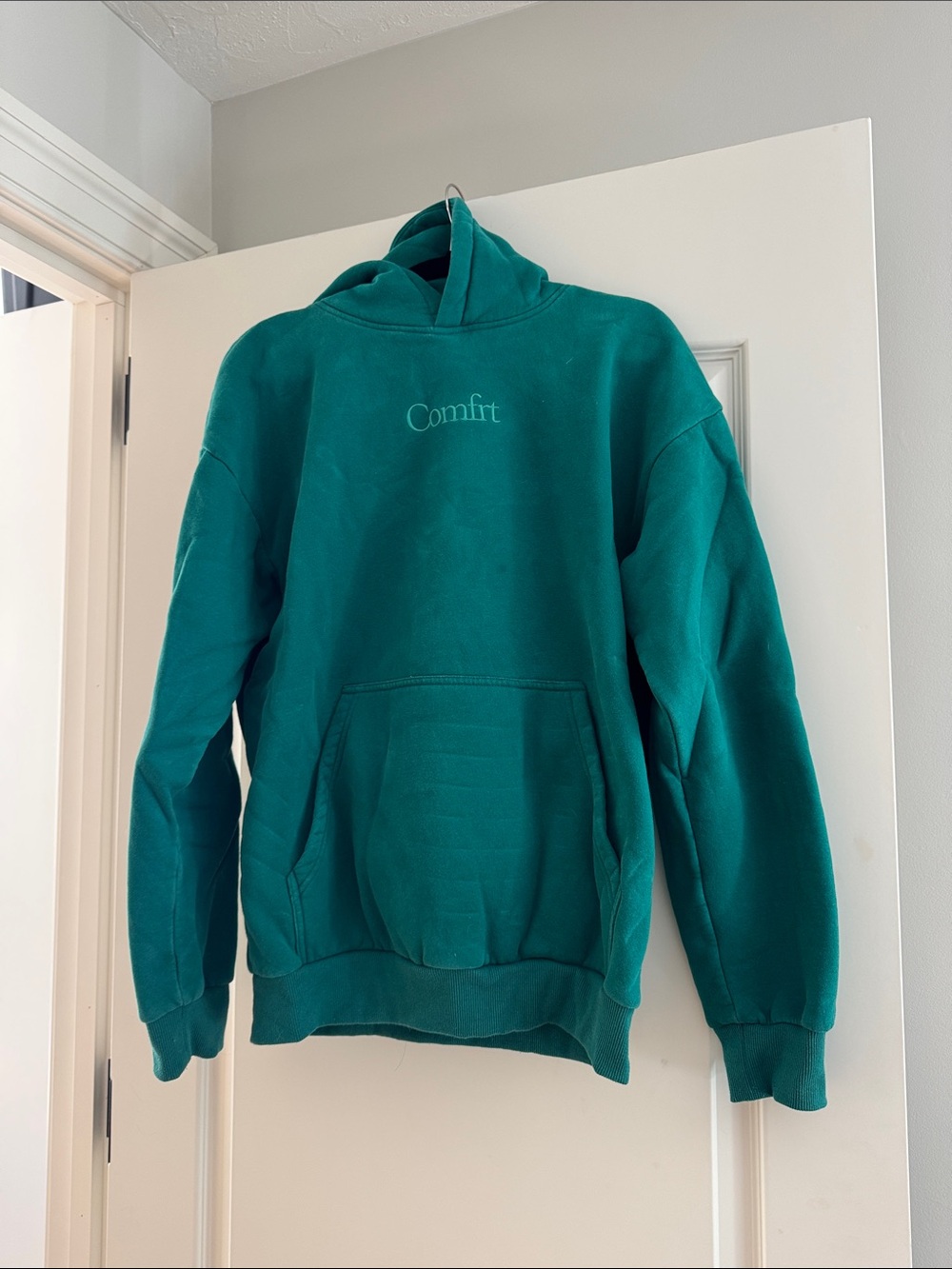 Comfrt Green Crewneck Hoodie - Women’s Pullover Sweater